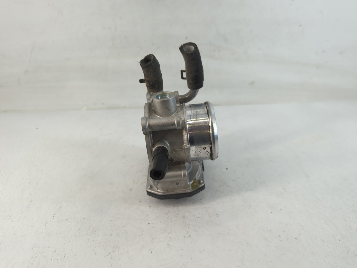 2015-2019 Hyundai Sonata Throttle Body P/N:35100-2B340 Fits Fits 2015 2016 2017 2018 2019 2020 2021 2022 OEM Used Auto Parts