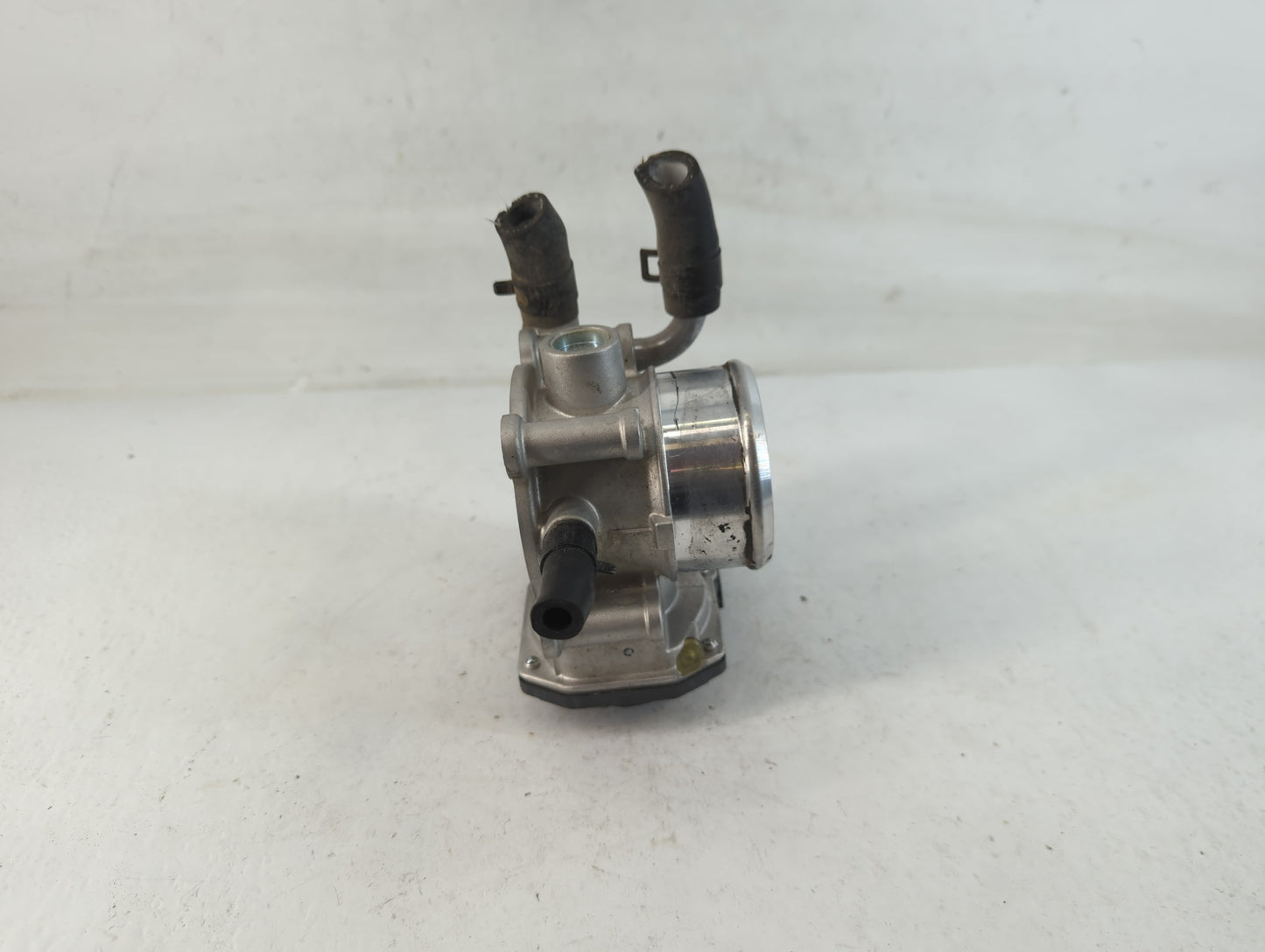 2015-2019 Hyundai Sonata Throttle Body P/N:35100-2B340 Fits Fits 2015 2016 2017 2018 2019 2020 2021 2022 OEM Used Auto Parts
