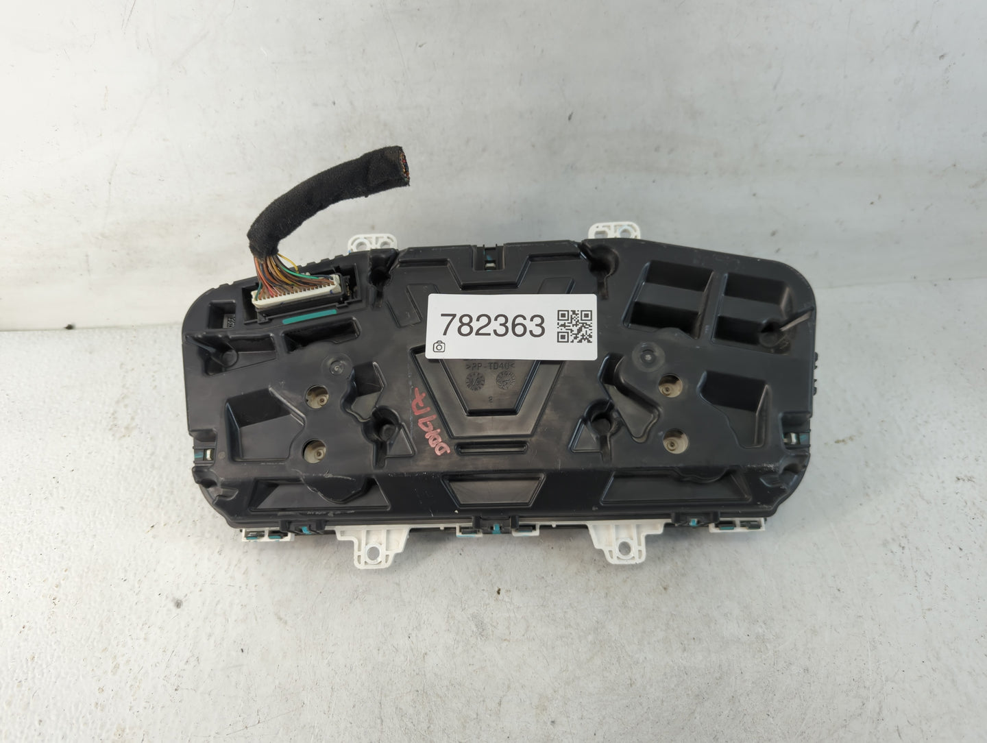 2015 Hyundai Sonata Instrument Cluster Speedometer Gauges P/N:94001-C2000 Fits OEM Used Auto Parts - Oemusedautoparts1.com