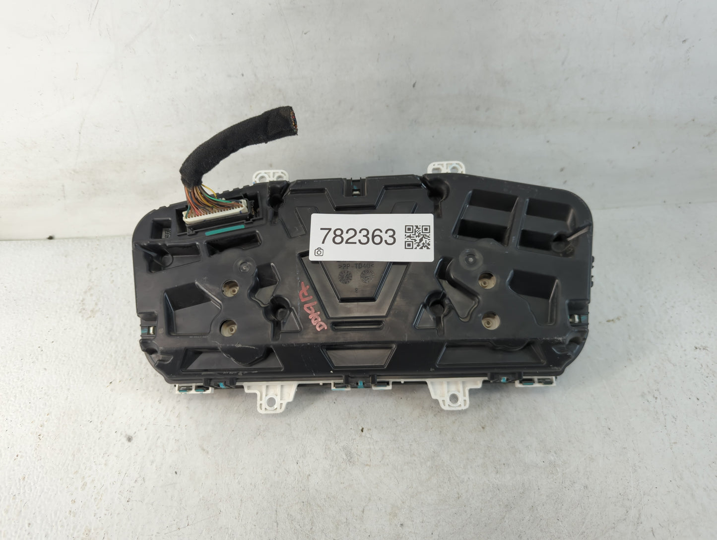2015 Hyundai Sonata Instrument Cluster Speedometer Gauges P/N:94001-C2000 Fits OEM Used Auto Parts - Oemusedautoparts1.com