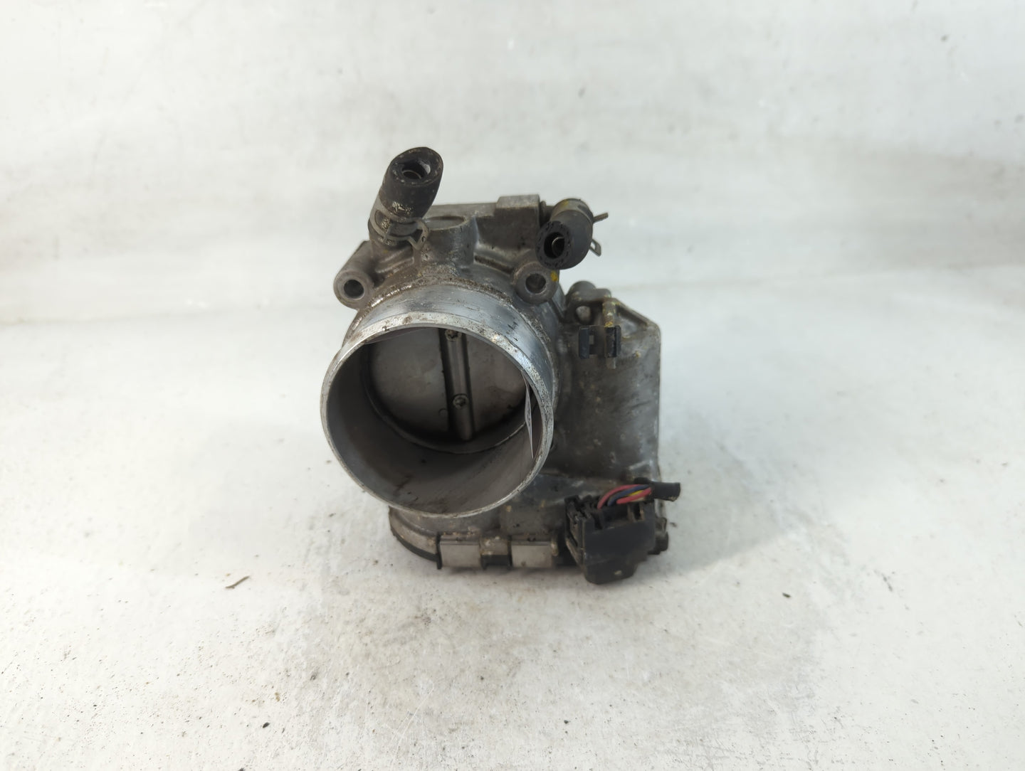 2015-2019 Hyundai Sonata Throttle Body P/N:35100-2G600 Fits Fits 2015 2016 2017 2018 2019 2020 2021 OEM Used Auto Parts - Oe