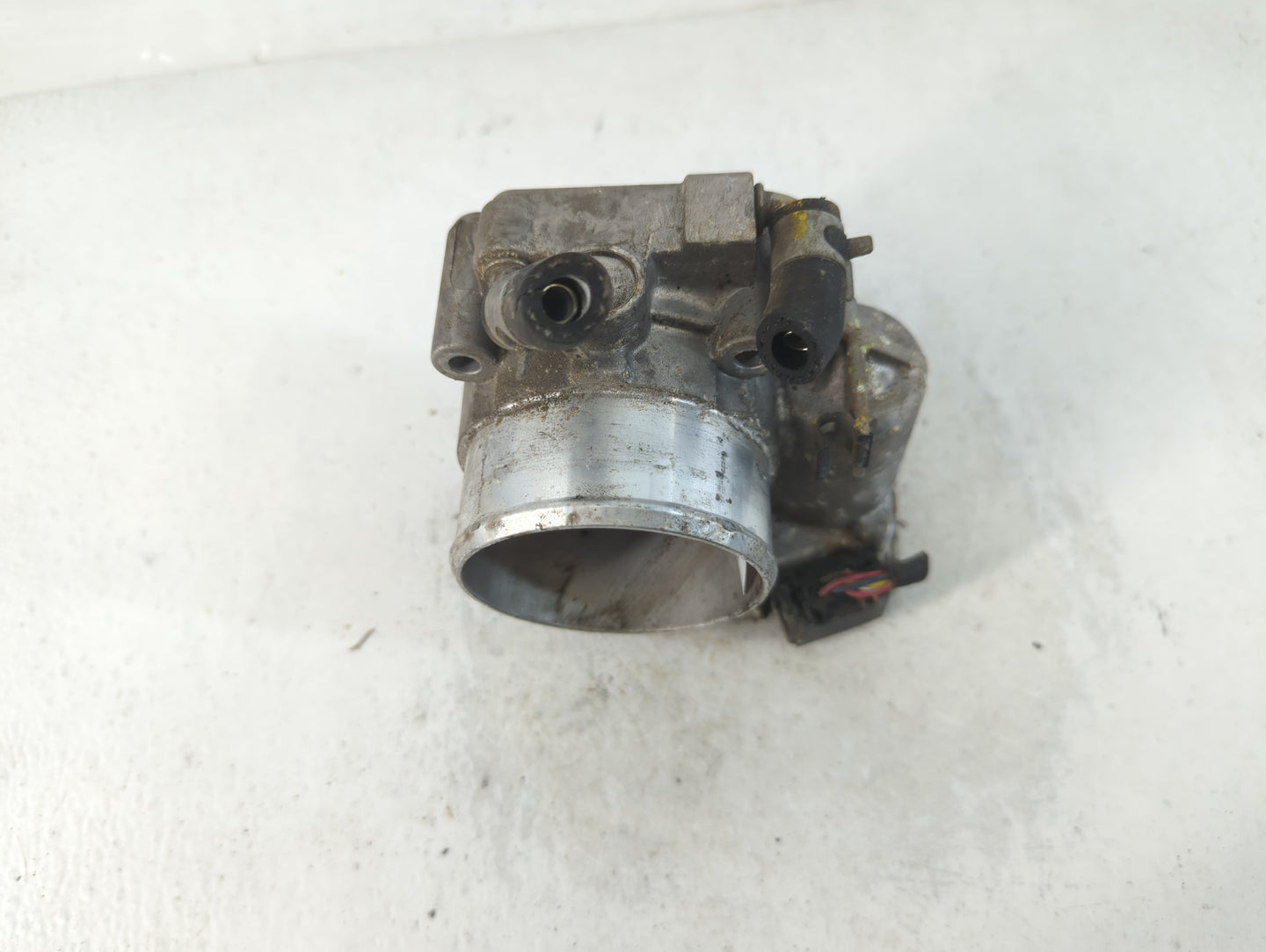 2015-2019 Hyundai Sonata Throttle Body P/N:35100-2G600 Fits Fits 2015 2016 2017 2018 2019 2020 2021 OEM Used Auto Parts - Oe