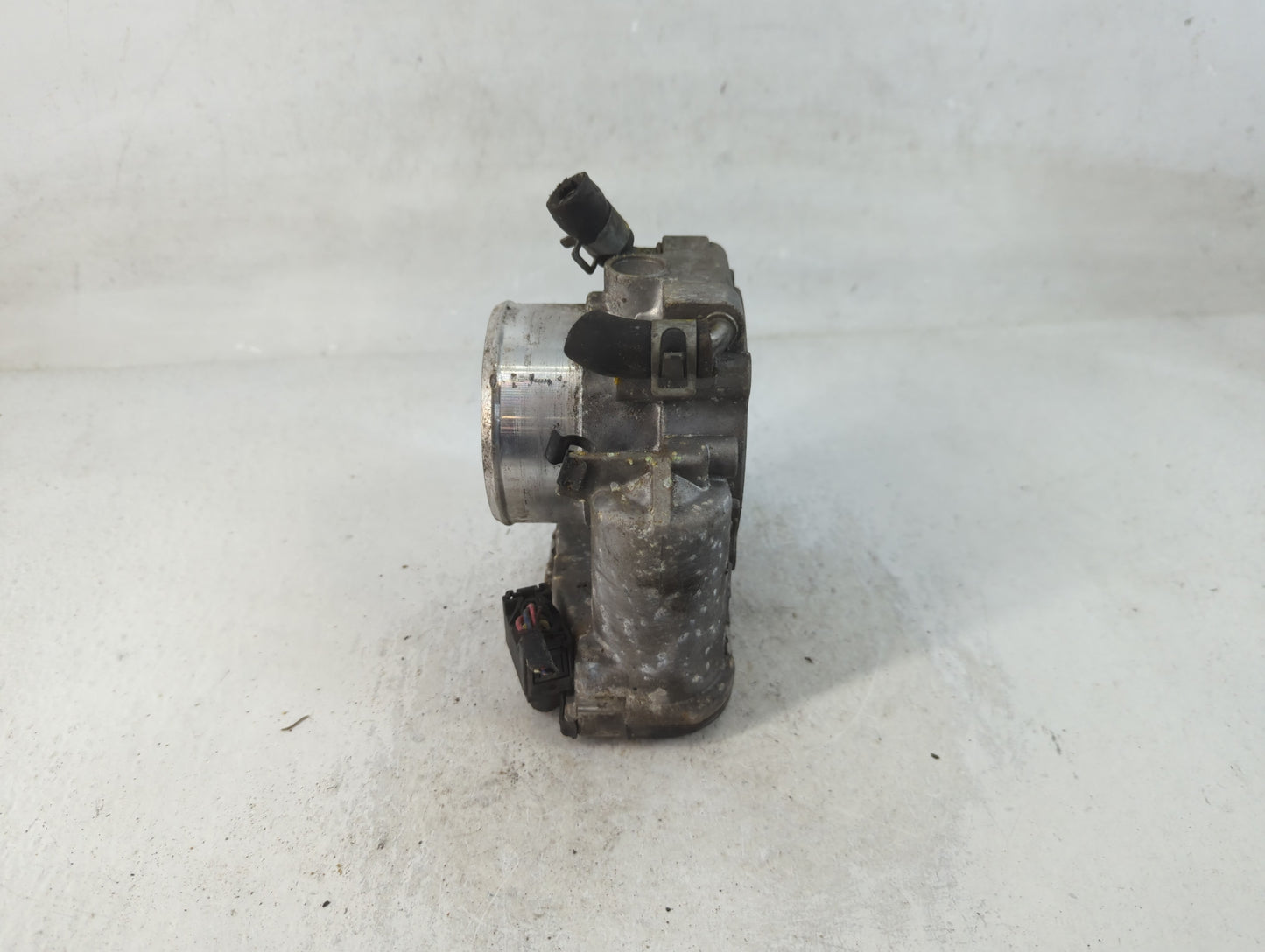 2015-2019 Hyundai Sonata Throttle Body P/N:35100-2G600 Fits Fits 2015 2016 2017 2018 2019 2020 2021 OEM Used Auto Parts - Oe