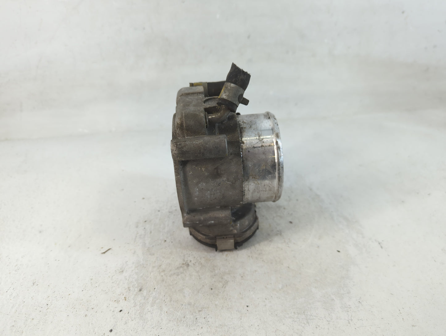2015-2019 Hyundai Sonata Throttle Body P/N:35100-2G600 Fits Fits 2015 2016 2017 2018 2019 2020 2021 OEM Used Auto Parts - Oe