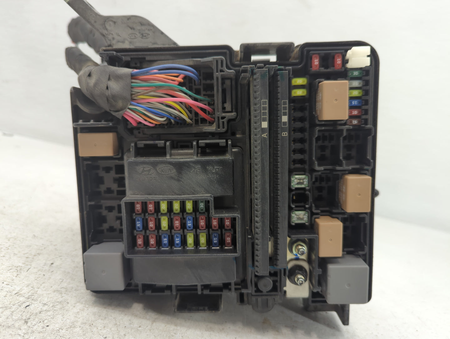 2015 Hyundai Sonata Fusebox Fuse Box Panel Relay Module P/N:9423-0102-7 Fits OEM Used Auto Parts - Oemusedautoparts1.com