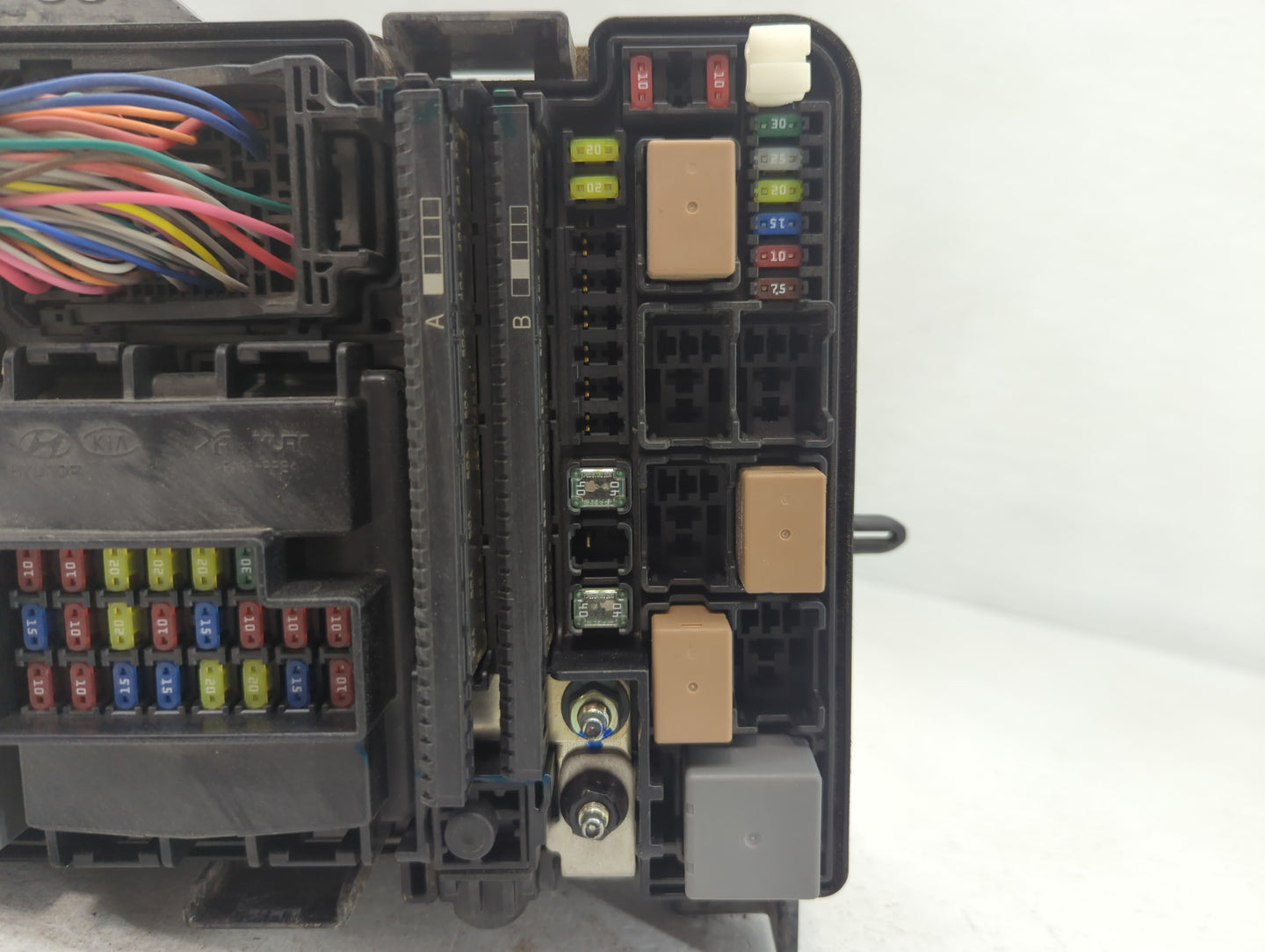2015 Hyundai Sonata Fusebox Fuse Box Panel Relay Module P/N:9423-0102-7 Fits OEM Used Auto Parts - Oemusedautoparts1.com