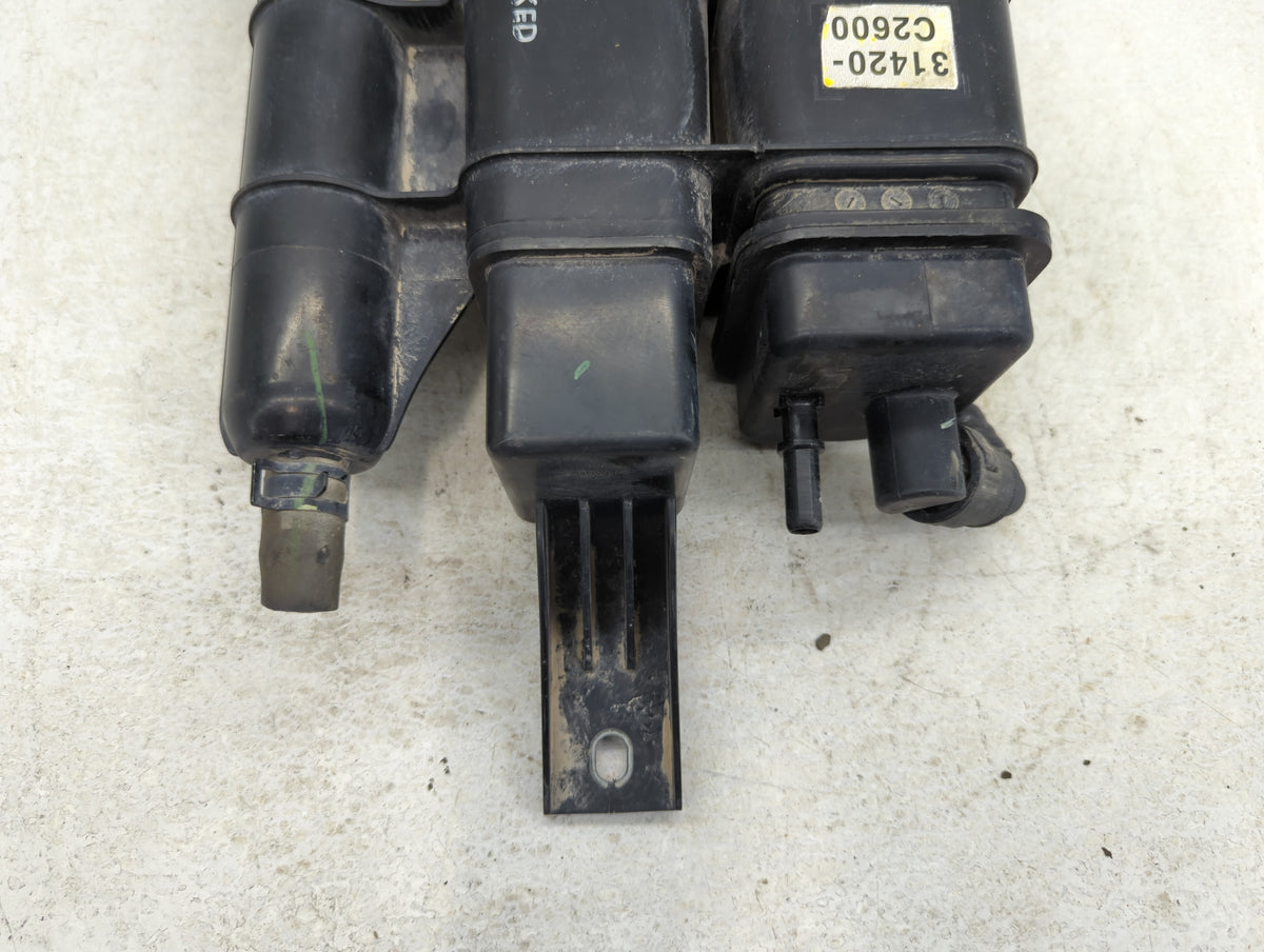 2015 Hyundai Sonata Fuel Vapor Charcoal Canister 852828 - Oemusedautoparts1.com