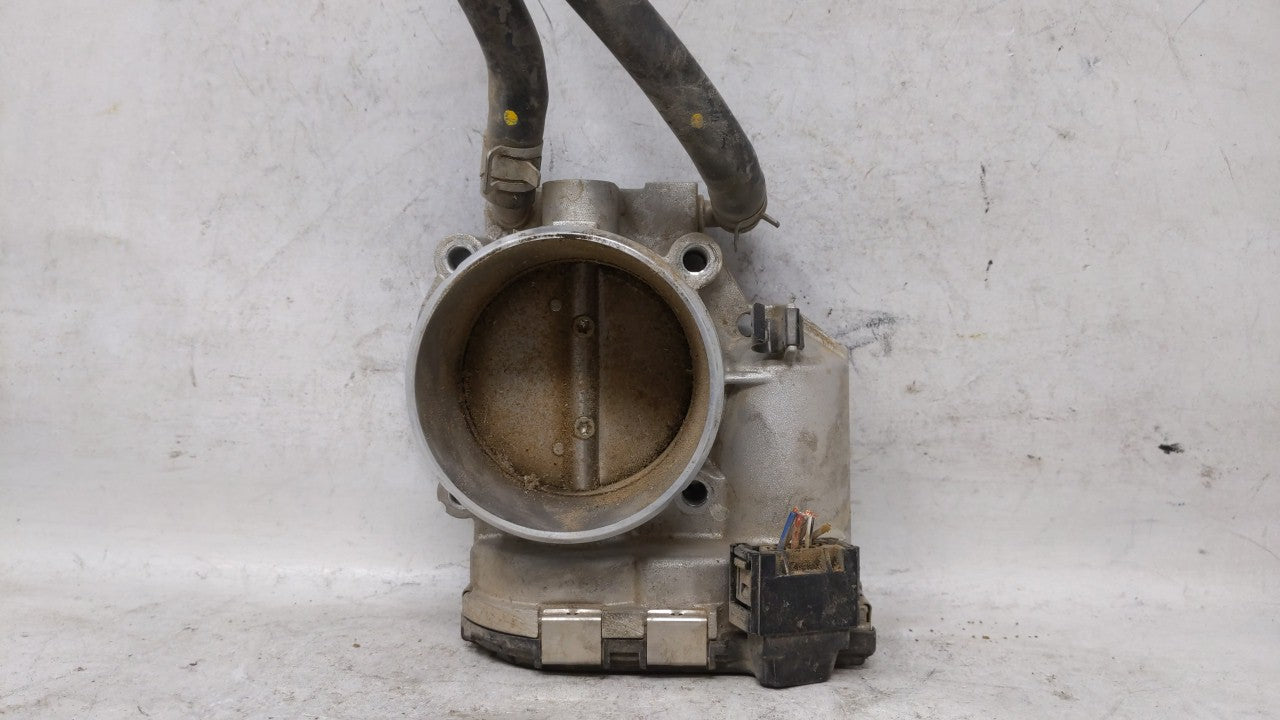 2014-2015 Hyundai Tucson Throttle Body P/N:35100-2G700 Fits Fits 2011 2012 2013 2014 2015 2016 OEM Used Auto Parts - Oemused