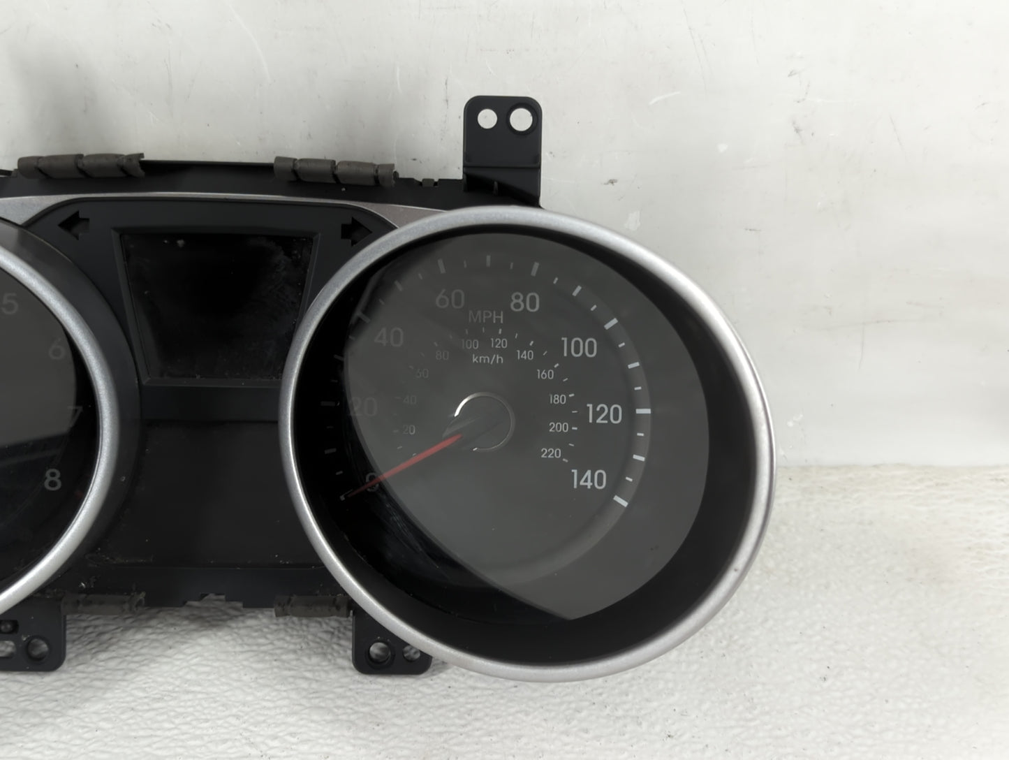 2014-2015 Hyundai Tucson Instrument Cluster Speedometer Gauges Fits Fits 2014 2015 OEM Used Auto Parts - Oemusedautoparts1.c