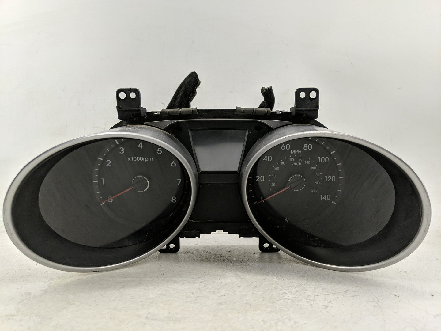 2014-2015 Hyundai Tucson Instrument Cluster Speedometer Gauges P/N:94011-2S020 Fits Fits 2014 2015 OEM Used Auto Parts - Oem