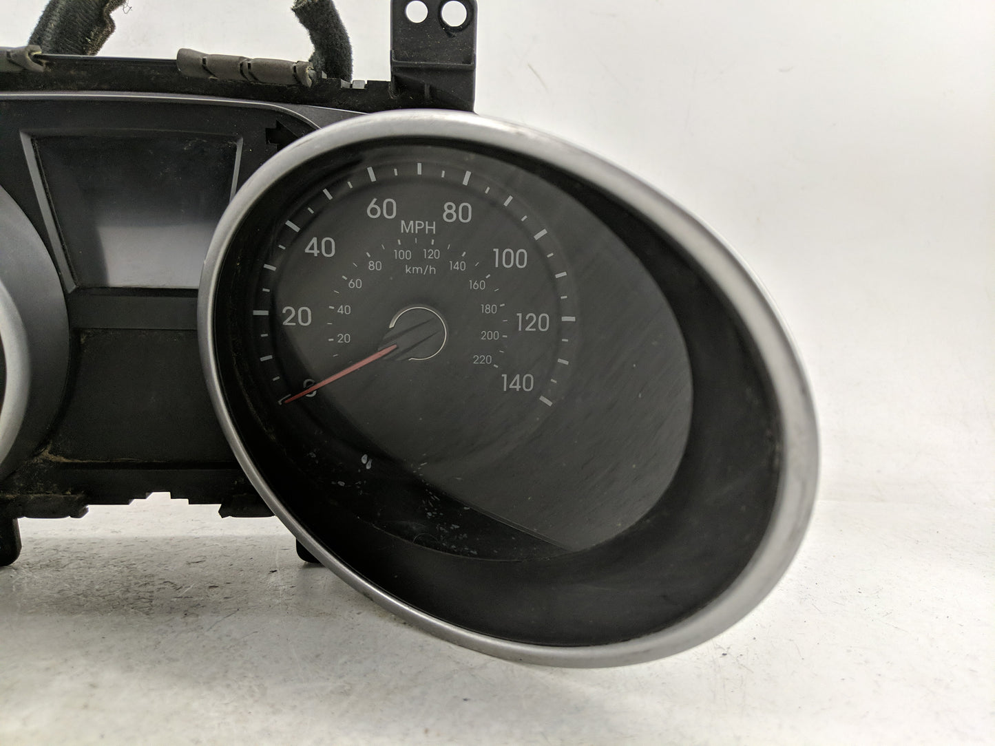 2014-2015 Hyundai Tucson Instrument Cluster Speedometer Gauges P/N:94011-2S020 Fits Fits 2014 2015 OEM Used Auto Parts - Oem