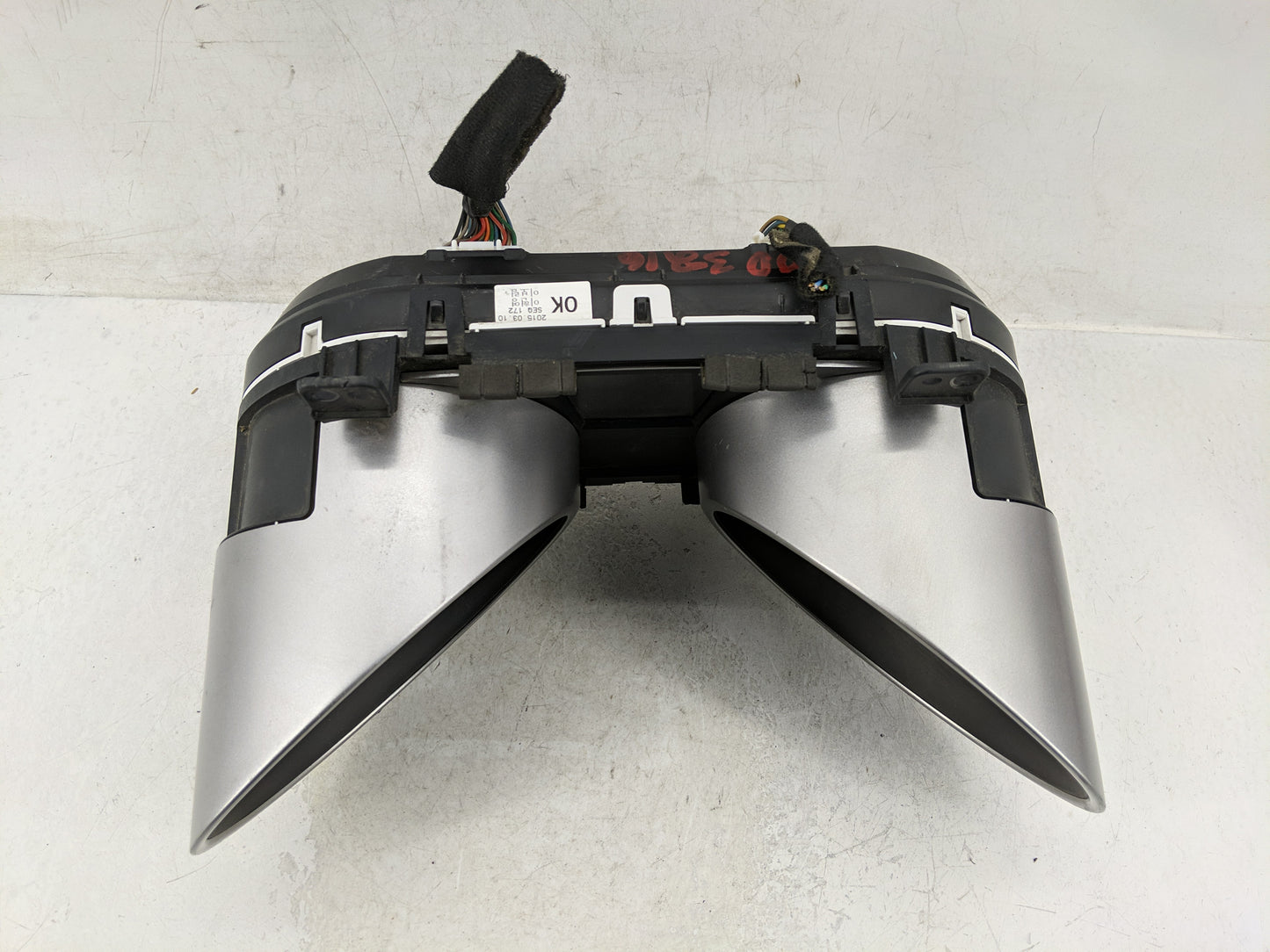 2014-2015 Hyundai Tucson Instrument Cluster Speedometer Gauges P/N:94011-2S020 Fits Fits 2014 2015 OEM Used Auto Parts - Oem