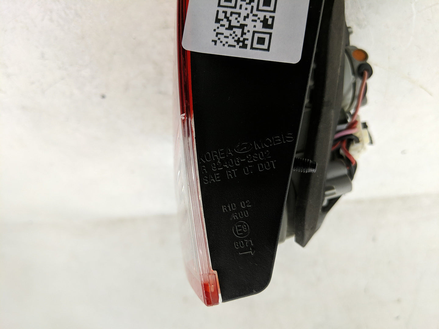 2010-2015 Hyundai Tucson Tail Light Assembly Passenger Right OEM P/N:92406-2S02 Fits Fits 2010 2011 2012 2013 2014 2015 OEM 