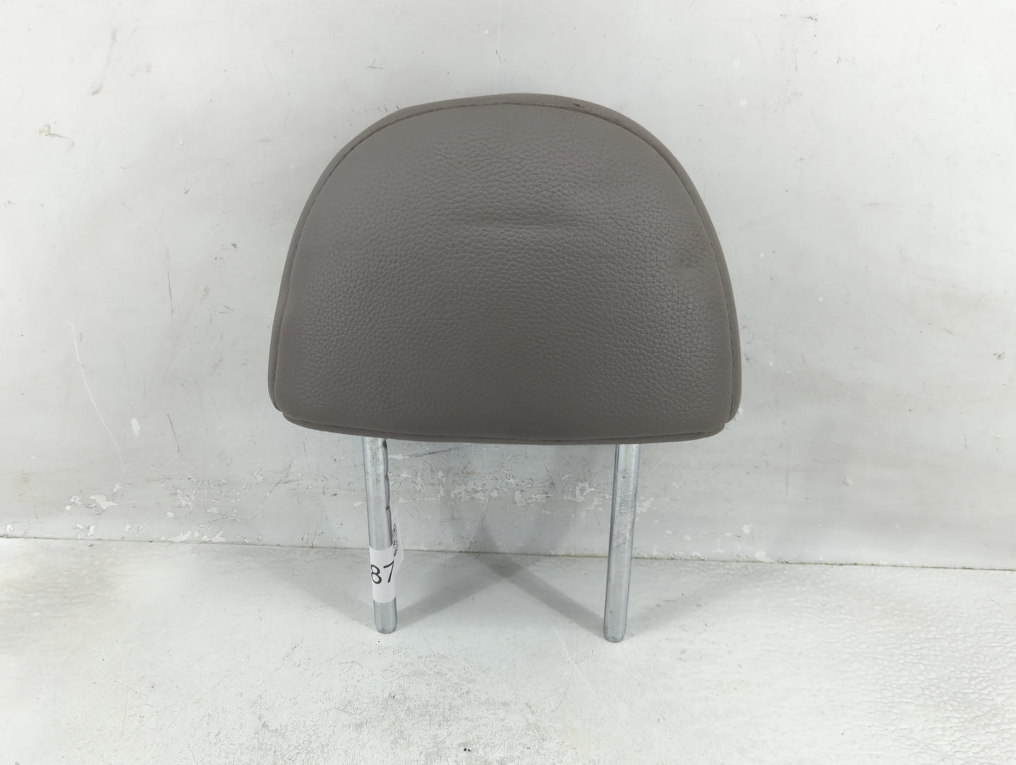2010-2016 Hyundai Tucson Headrest Head Rest Rear Seat Fits Fits 2010 2011 2012 2013 2014 2015 2016 OEM Used Auto Parts - Oem