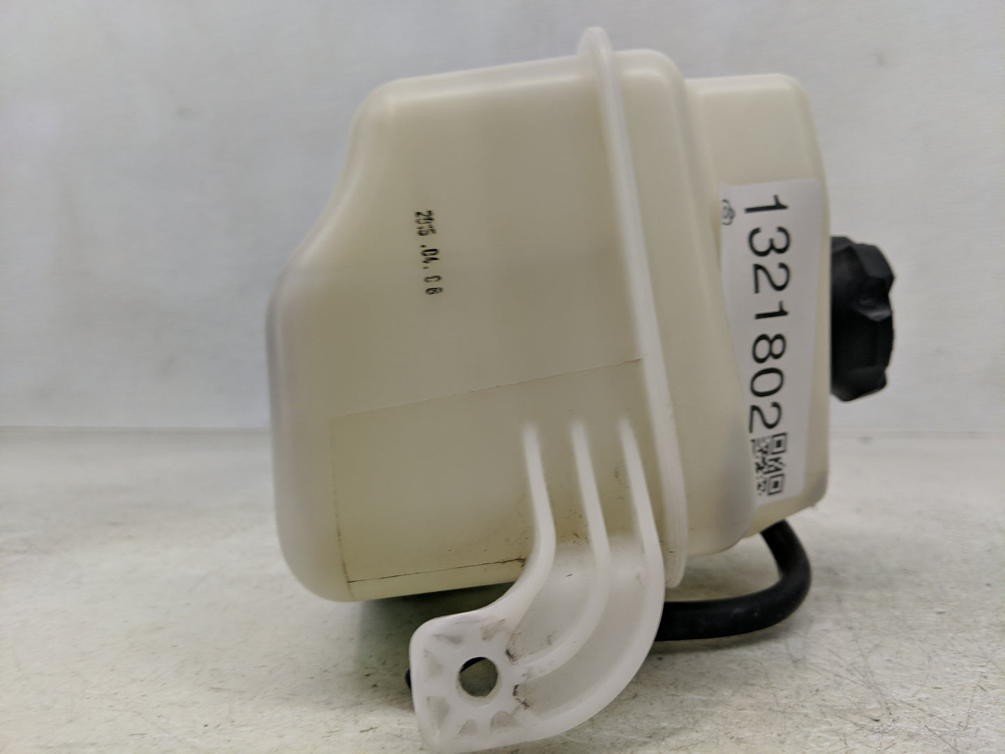 2014-2015 Hyundai Tucson Windshield Washer Fluid Reservoir Bottle Oem - Oemusedautoparts1.com