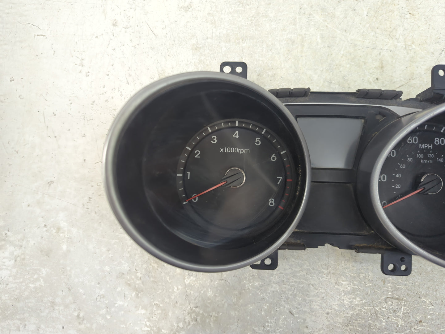 2014-2015 Hyundai Tucson Instrument Cluster Speedometer Gauges P/N:94011-2S080 Fits Fits 2014 2015 OEM Used Auto Parts - Oem