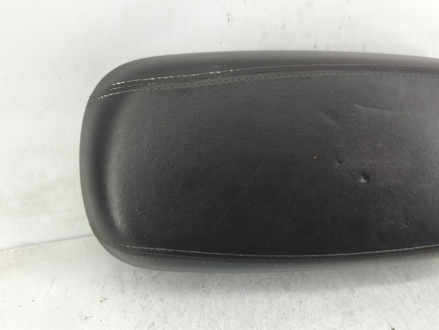 2015 Hyundai Tucson Center Console Armrest Cover Lid Fits OEM Used Auto Parts - Oemusedautoparts1.com
