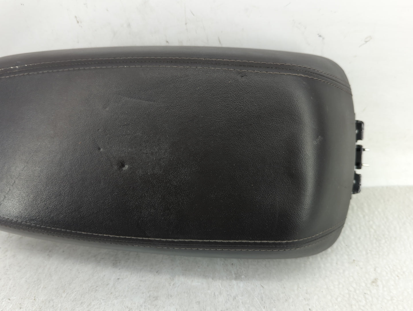 2015 Hyundai Tucson Center Console Armrest Cover Lid Fits OEM Used Auto Parts - Oemusedautoparts1.com