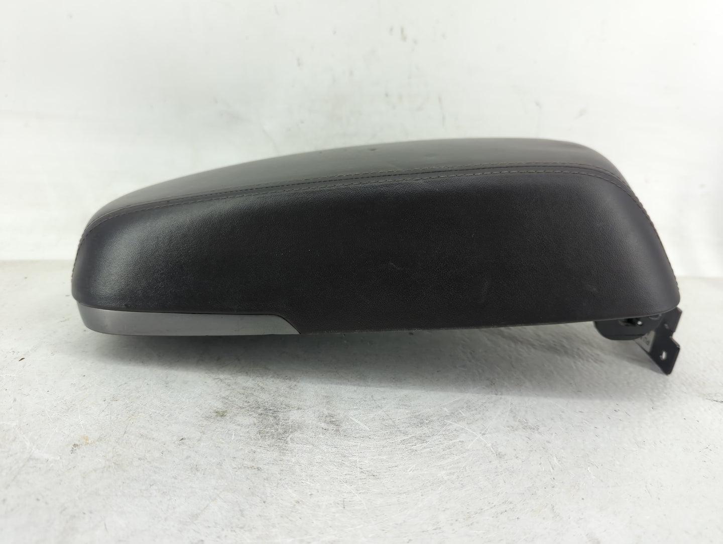 2015 Hyundai Tucson Center Console Armrest Cover Lid Fits OEM Used Auto Parts - Oemusedautoparts1.com