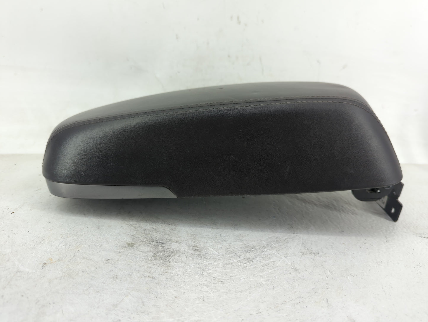 2015 Hyundai Tucson Center Console Armrest Cover Lid Fits OEM Used Auto Parts - Oemusedautoparts1.com