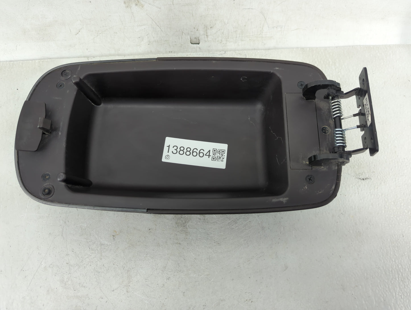 2015 Hyundai Tucson Center Console Armrest Cover Lid Fits OEM Used Auto Parts - Oemusedautoparts1.com