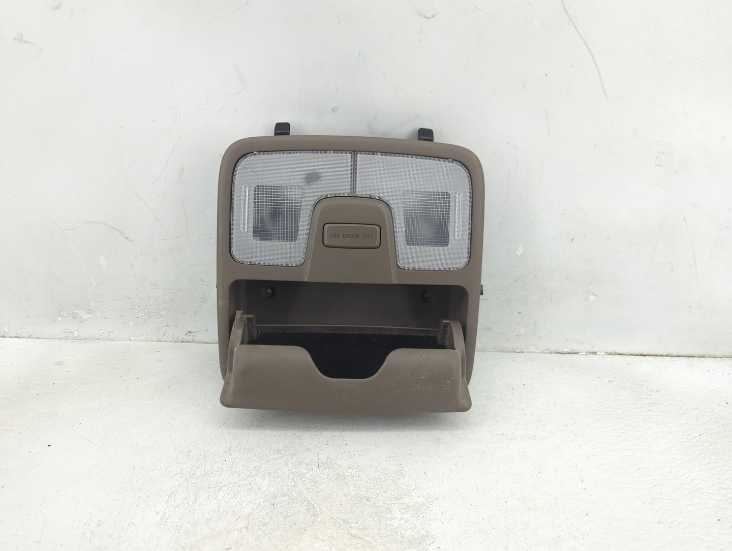 2010-2016 Hyundai Tucson Overhead Roof Console 1388868 - Oemusedautoparts1.com