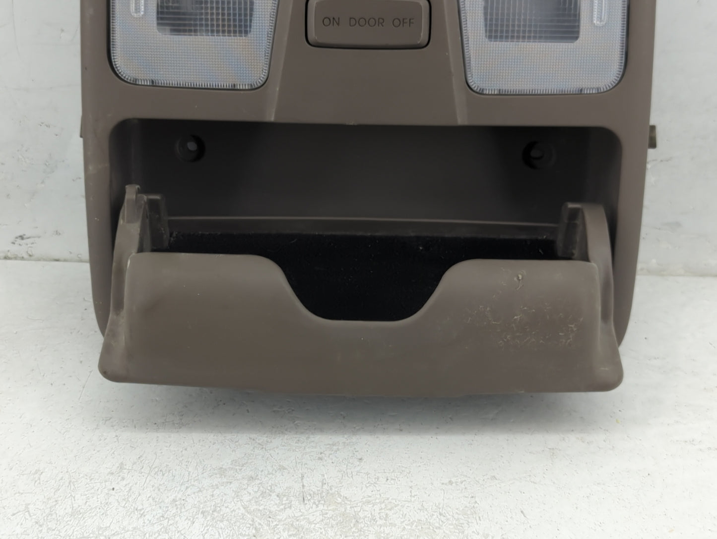 2010-2016 Hyundai Tucson Overhead Roof Console 1388868 - Oemusedautoparts1.com