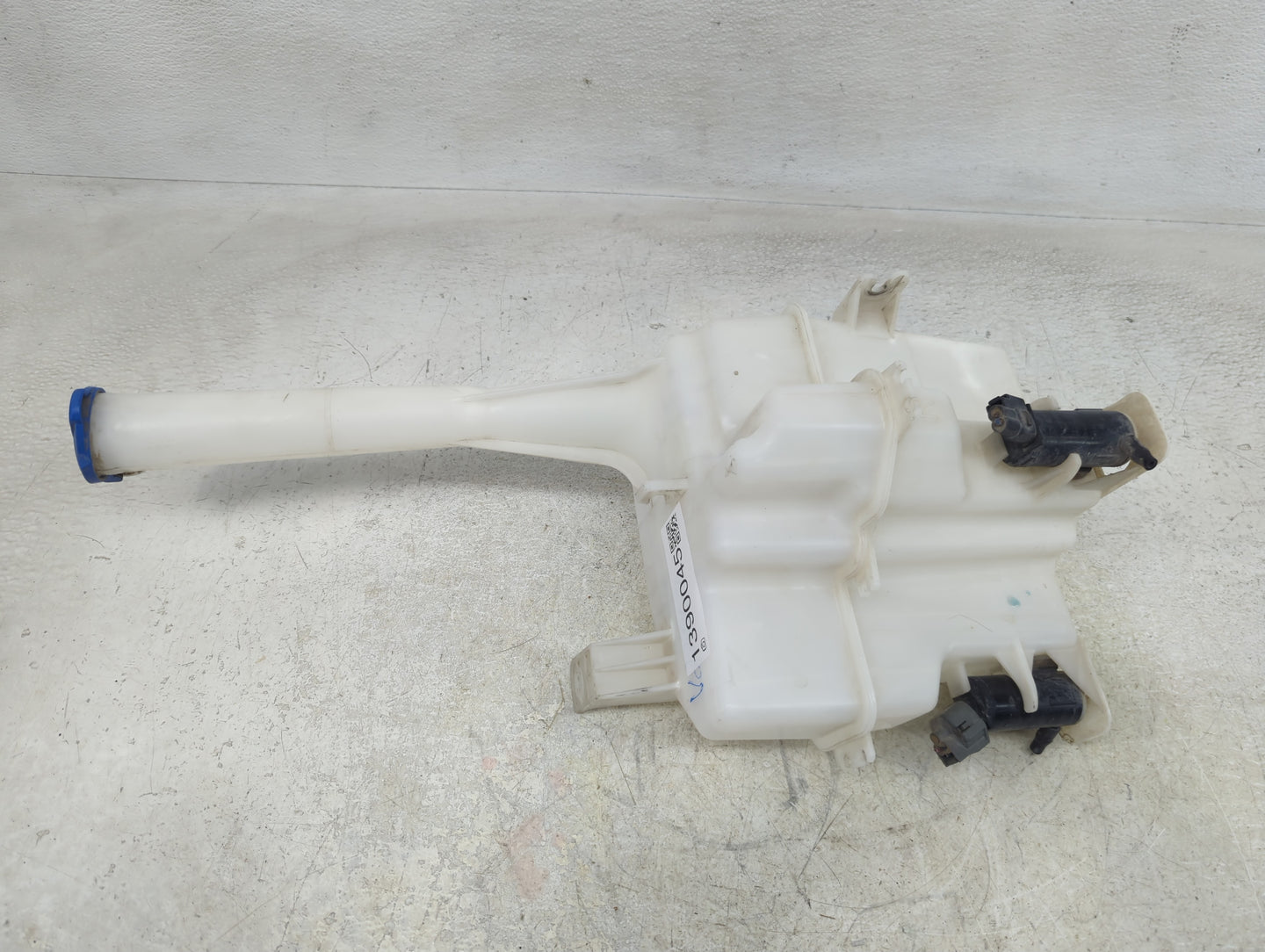 2014-2015 Hyundai Tucson Windshield Washer Fluid Reservoir Bottle Oem - Oemusedautoparts1.com