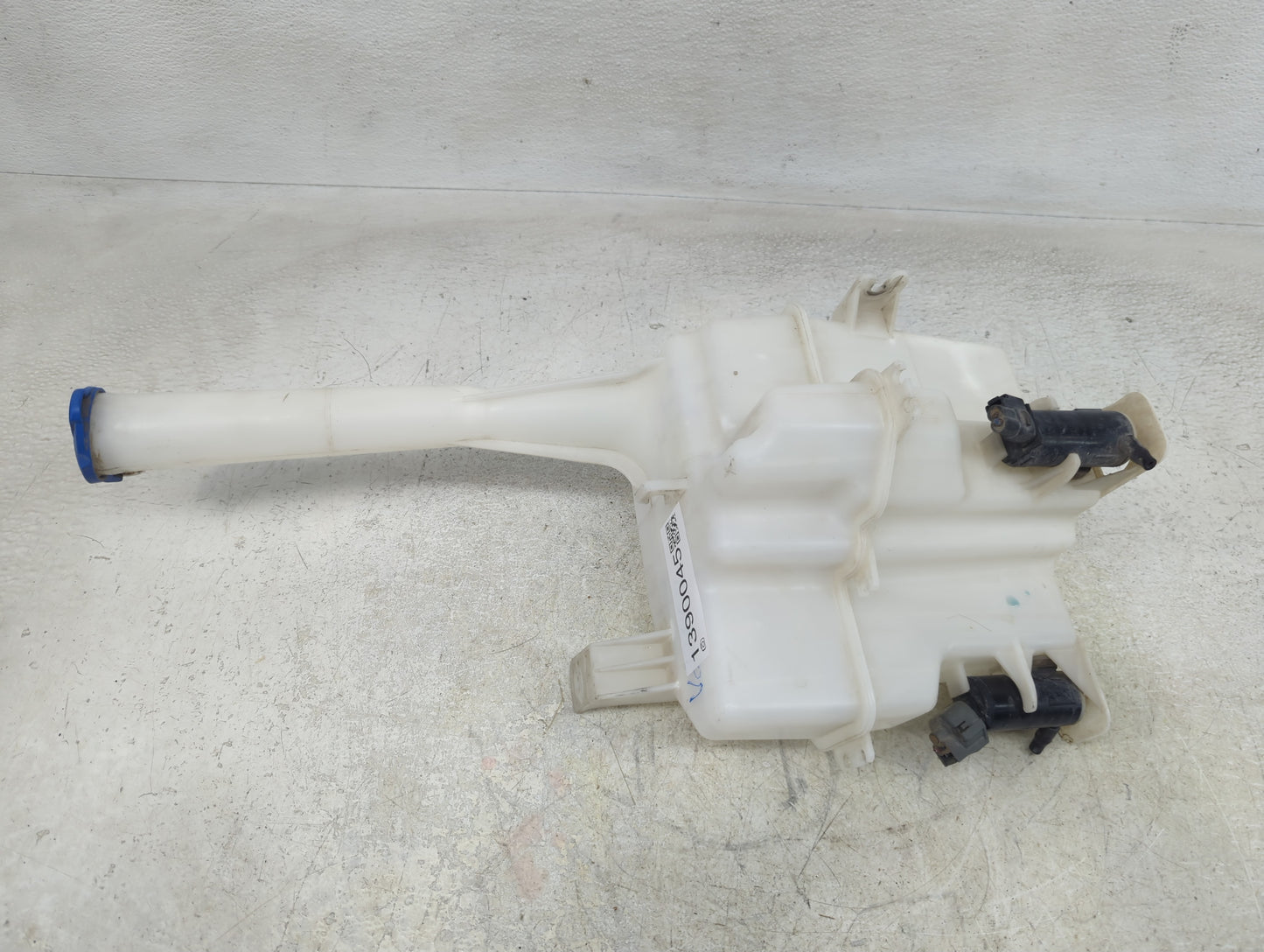 2014-2015 Hyundai Tucson Windshield Washer Fluid Reservoir Bottle Oem - Oemusedautoparts1.com