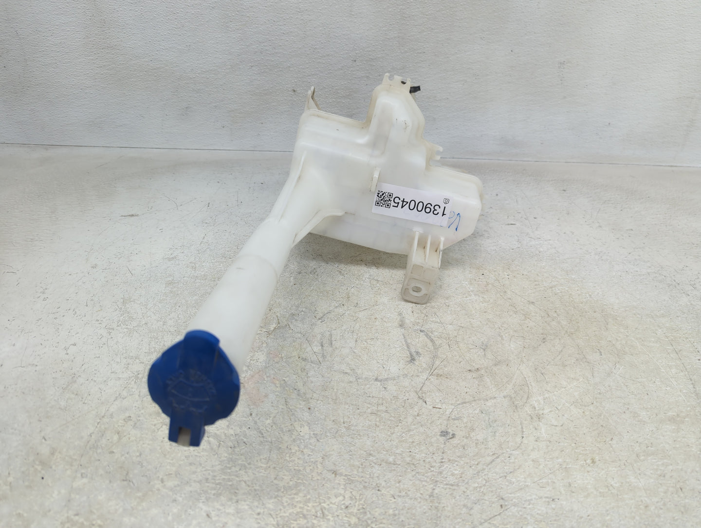 2014-2015 Hyundai Tucson Windshield Washer Fluid Reservoir Bottle Oem - Oemusedautoparts1.com