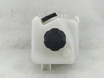 2014-2015 Hyundai Tucson Radiator Coolant Overflow Expansion Tank Bottle - Oemusedautoparts1.com
