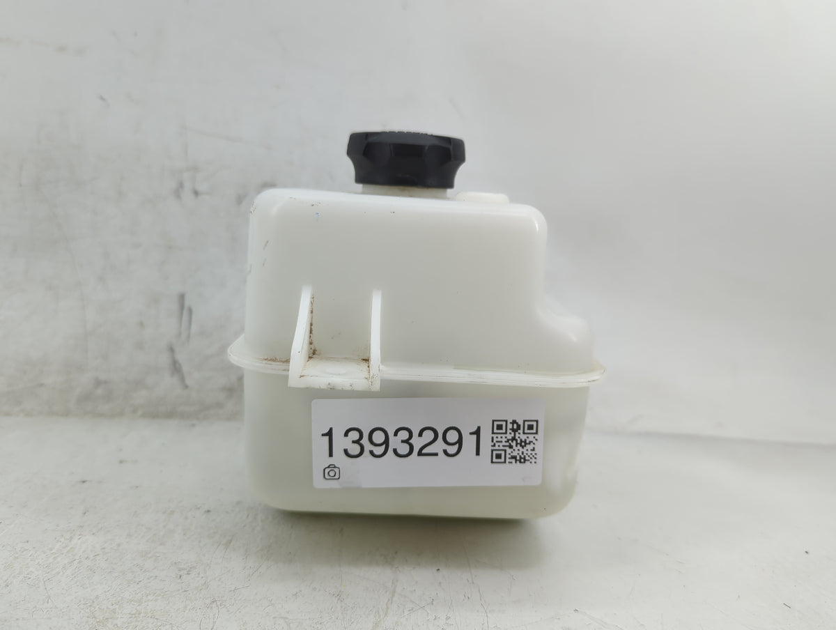 2014-2015 Hyundai Tucson Radiator Coolant Overflow Expansion Tank Bottle 1393291 - Oemusedautoparts1.com
