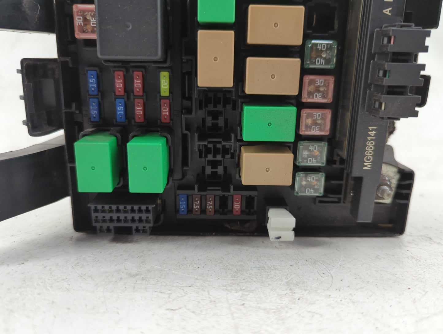 2014-2015 Hyundai Tucson Fusebox Fuse Box Panel Relay Module P/N:914012S154 Fits Fits 2014 2015 OEM Used Auto Parts - Oemuse