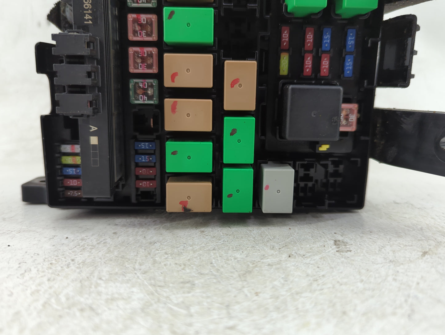 2014-2015 Hyundai Tucson Fusebox Fuse Box Panel Relay Module P/N:91941-2S120 Fits Fits 2014 2015 OEM Used Auto Parts - Oemus
