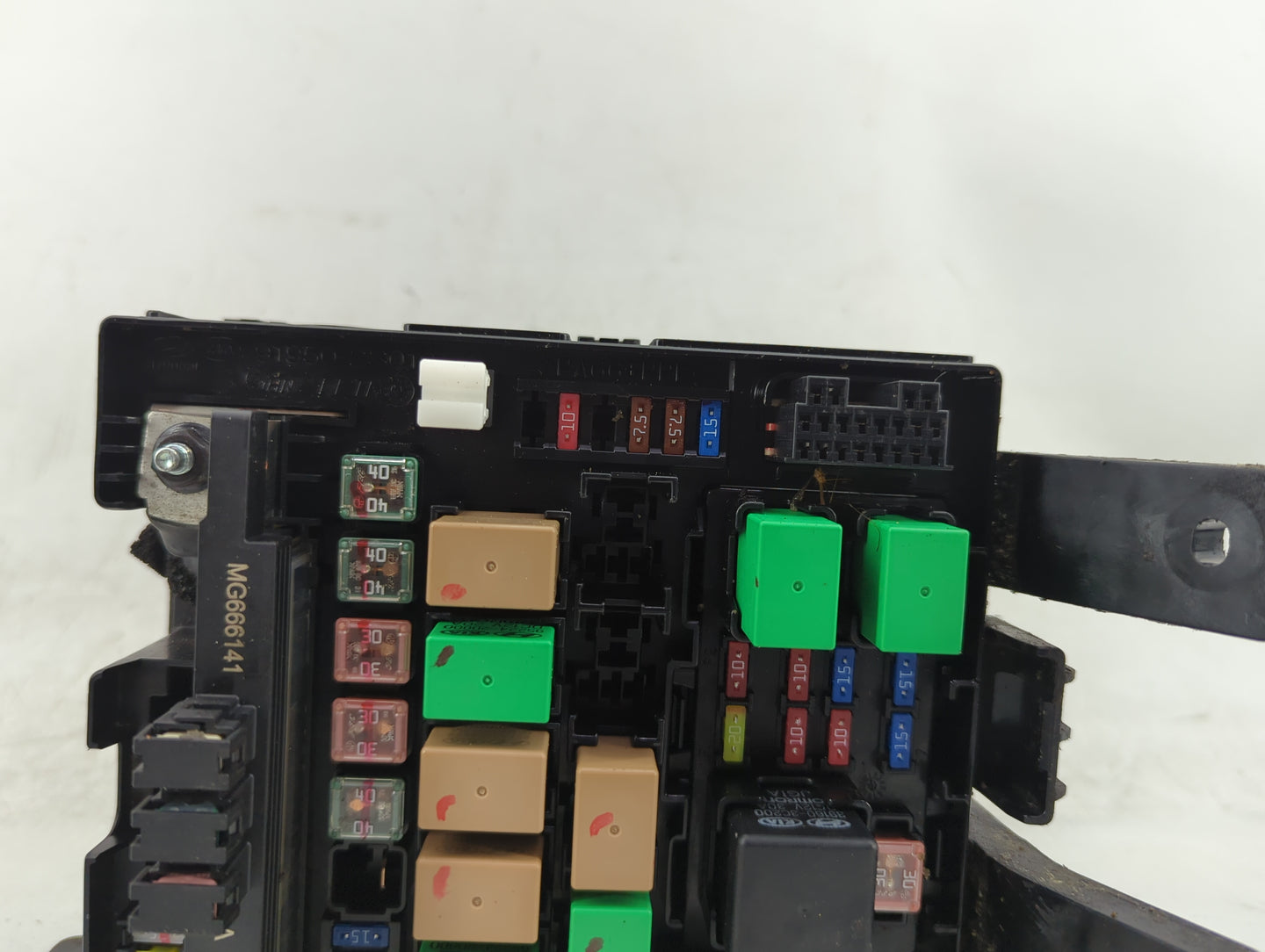 2014-2015 Hyundai Tucson Fusebox Fuse Box Panel Relay Module P/N:91941-2S120 Fits Fits 2014 2015 OEM Used Auto Parts - Oemus