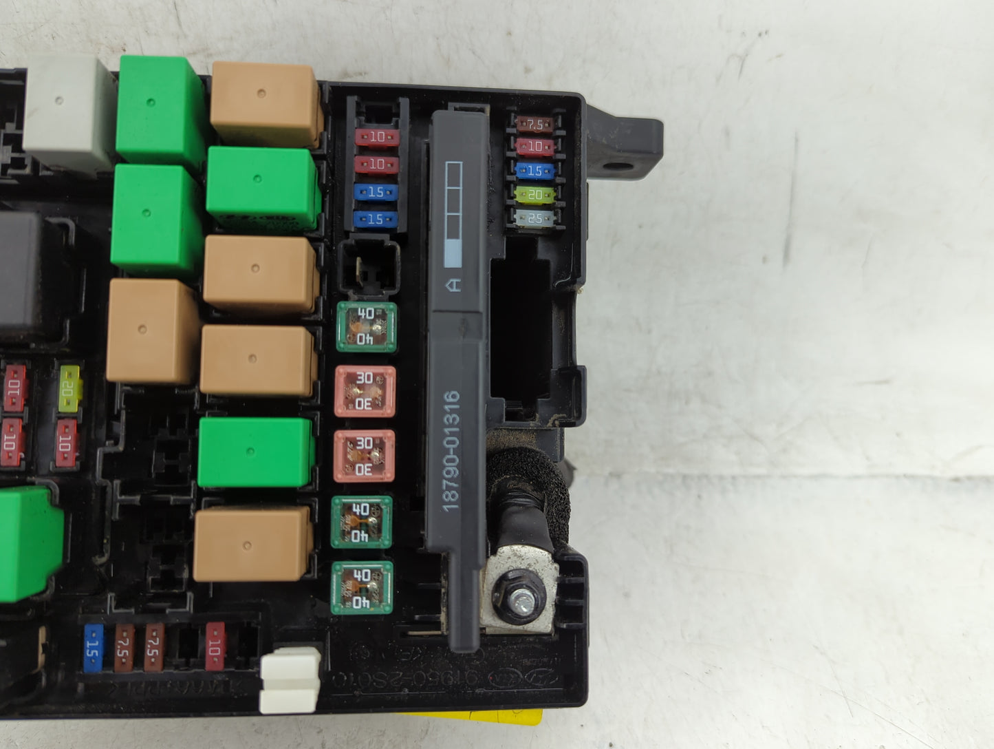 2014-2015 Hyundai Tucson Fusebox Fuse Box Panel Relay Module P/N:91941-2S120 Fits Fits 2014 2015 OEM Used Auto Parts - Oemus