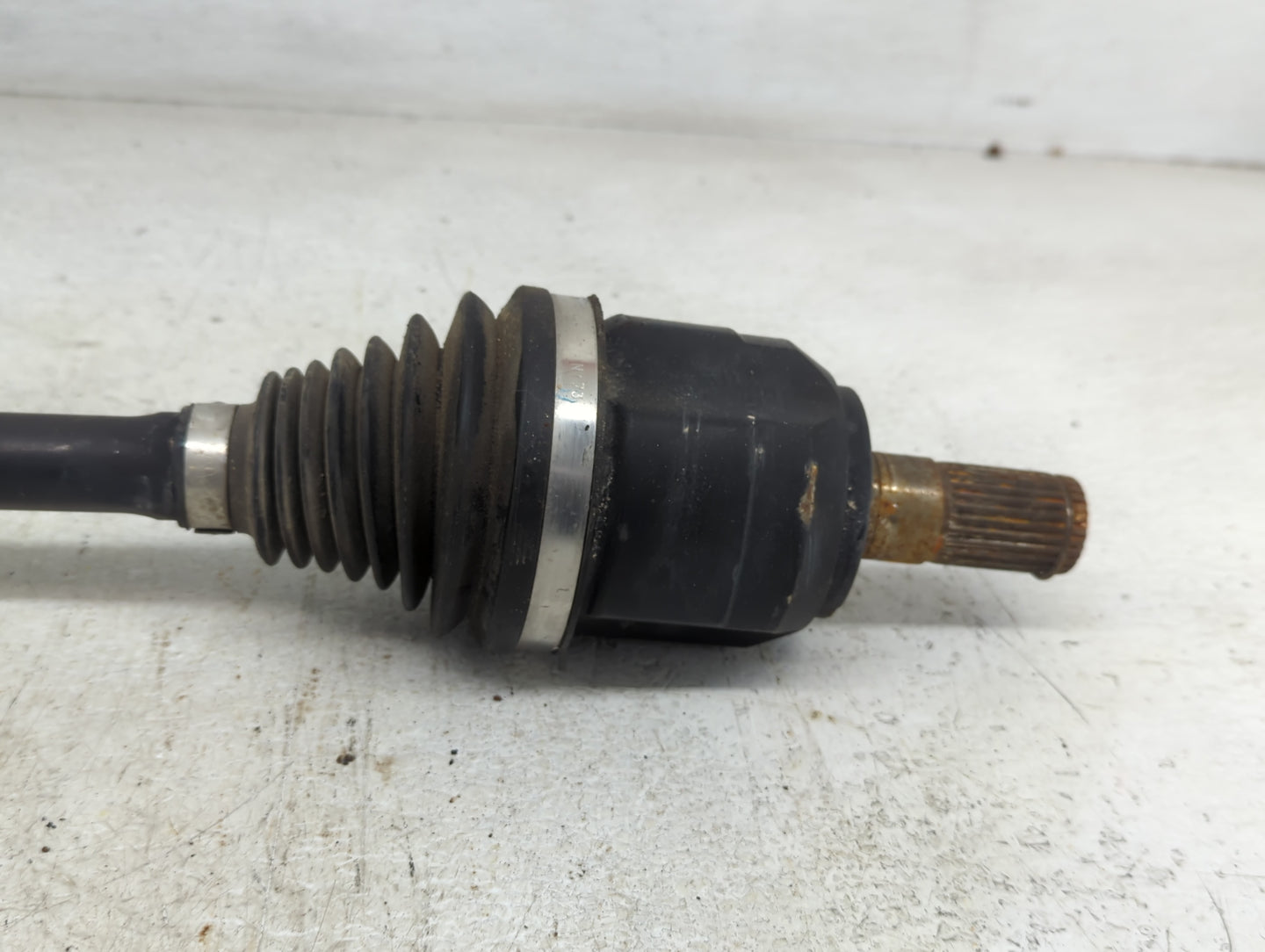 2014-2015 Hyundai Tucson Axle Shaft Front Driver Cv C/v - Oemusedautoparts1.com