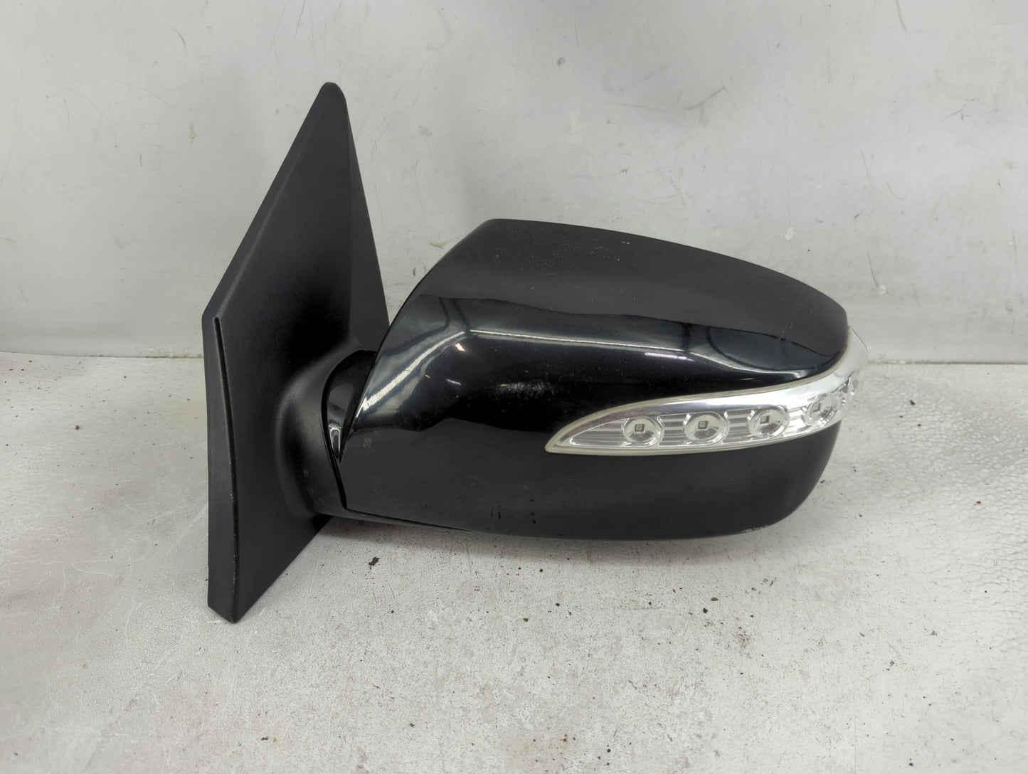 2010-2016 Hyundai Tucson Driver Side View Mirror - Left Door Mirror OEM Used - Oemusedautoparts1.com