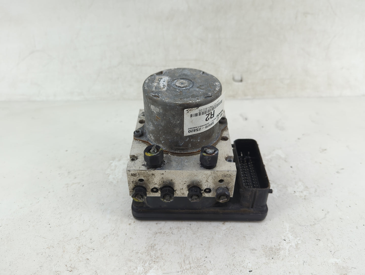 2014-2015 Hyundai Tucson ABS Pump Control Module Replacement P/N:58920-SS820 Fits Fits 2014 2015 OEM Used Auto Parts - Oemus