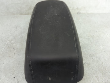 2015 Hyundai Tucson Center Console Armrest Cover Lid Fits OEM Used Auto Parts - Oemusedautoparts1.com