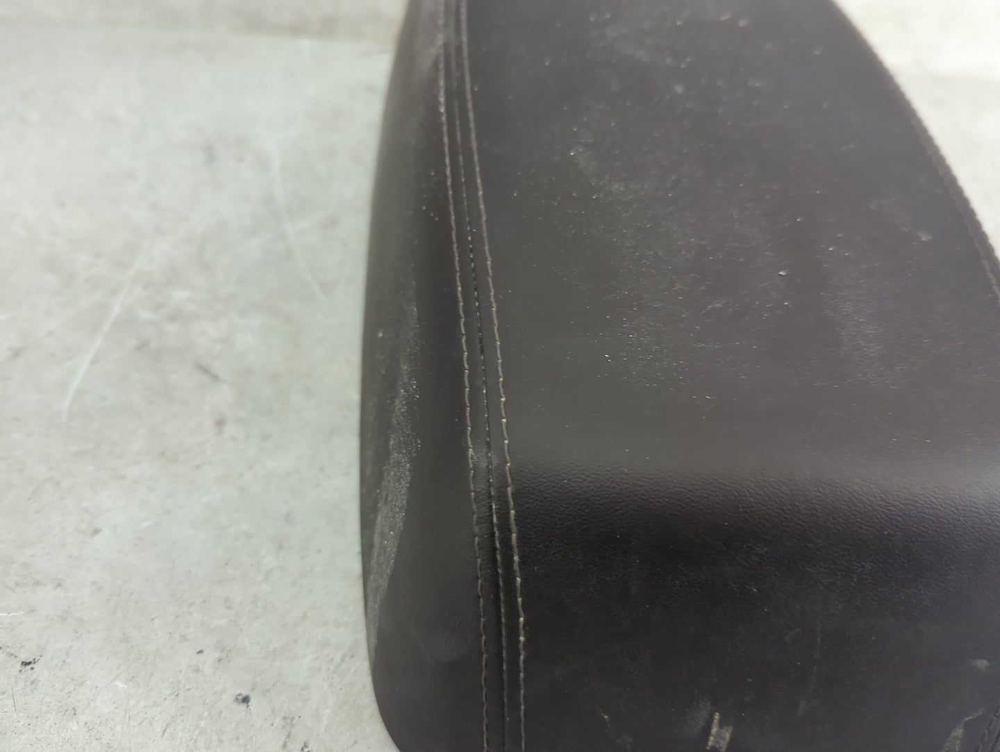 2015 Hyundai Tucson Center Console Armrest Cover Lid Fits OEM Used Auto Parts - Oemusedautoparts1.com