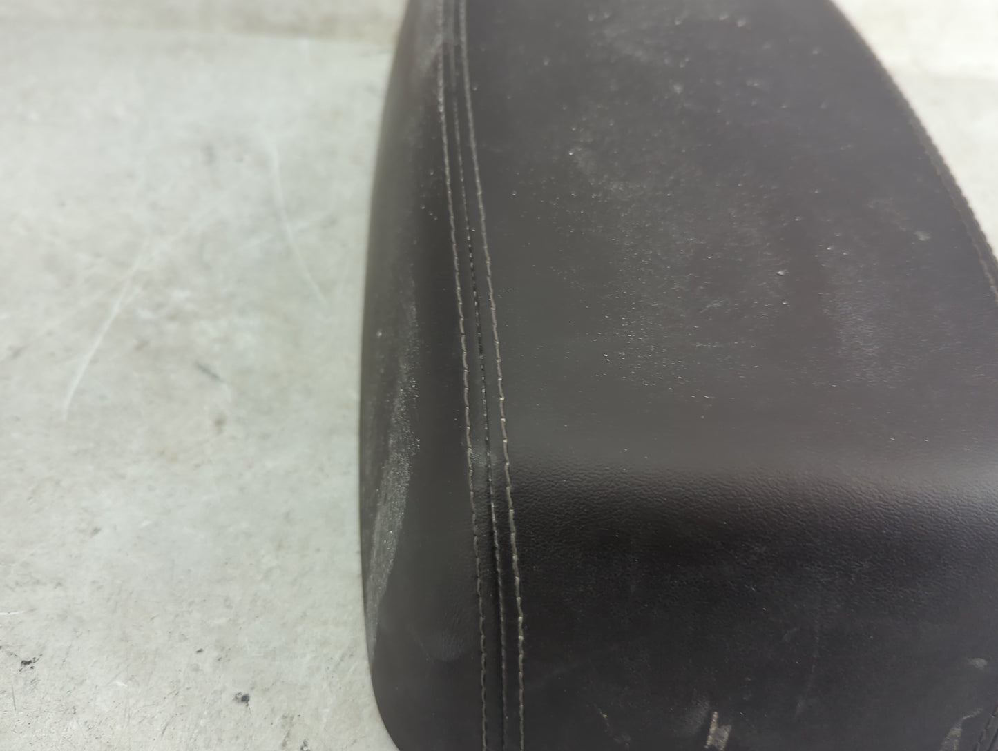 2015 Hyundai Tucson Center Console Armrest Cover Lid Fits OEM Used Auto Parts - Oemusedautoparts1.com