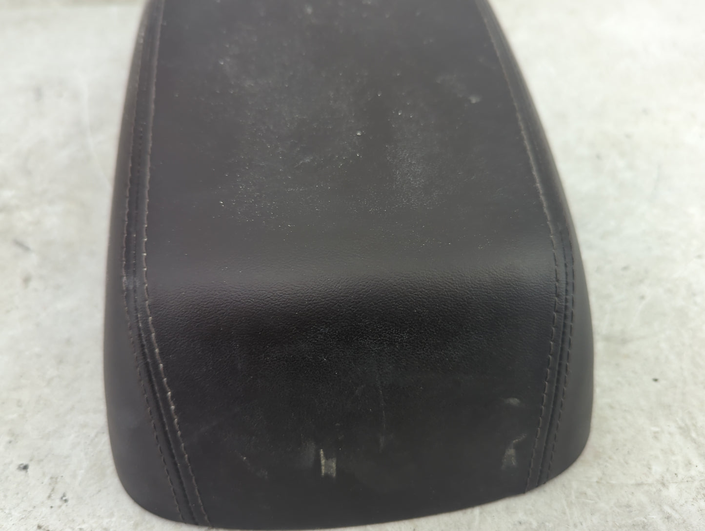 2015 Hyundai Tucson Center Console Armrest Cover Lid Fits OEM Used Auto Parts - Oemusedautoparts1.com