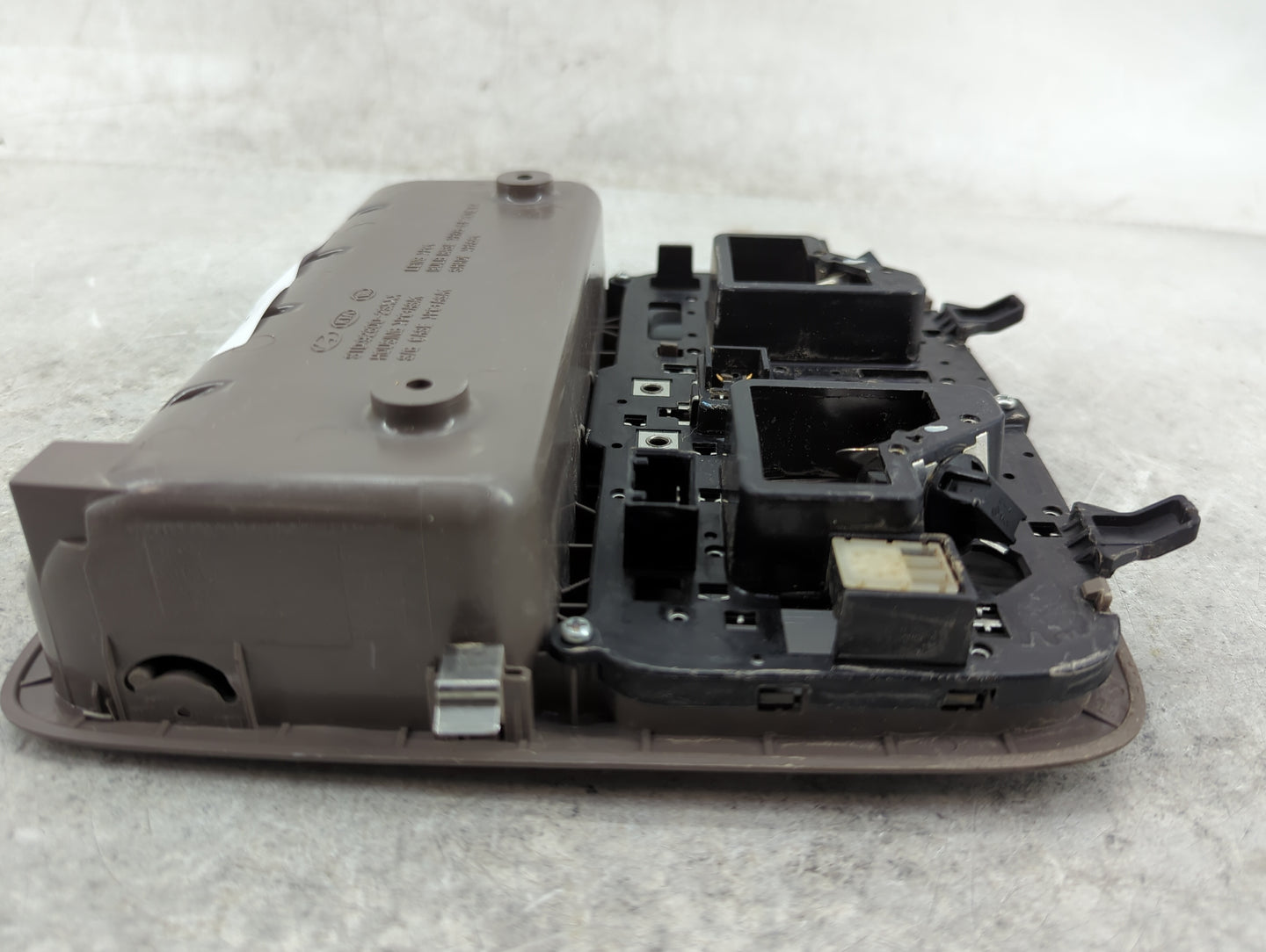 2015 Hyundai Tucson Overhead Roof Console Tan - Oemusedautoparts1.com