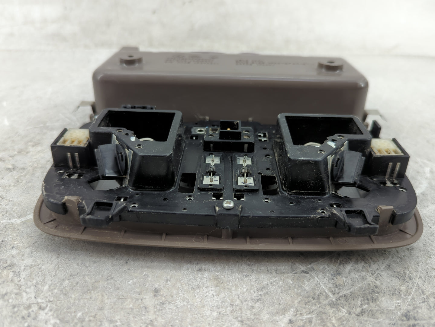 2015 Hyundai Tucson Overhead Roof Console Tan - Oemusedautoparts1.com