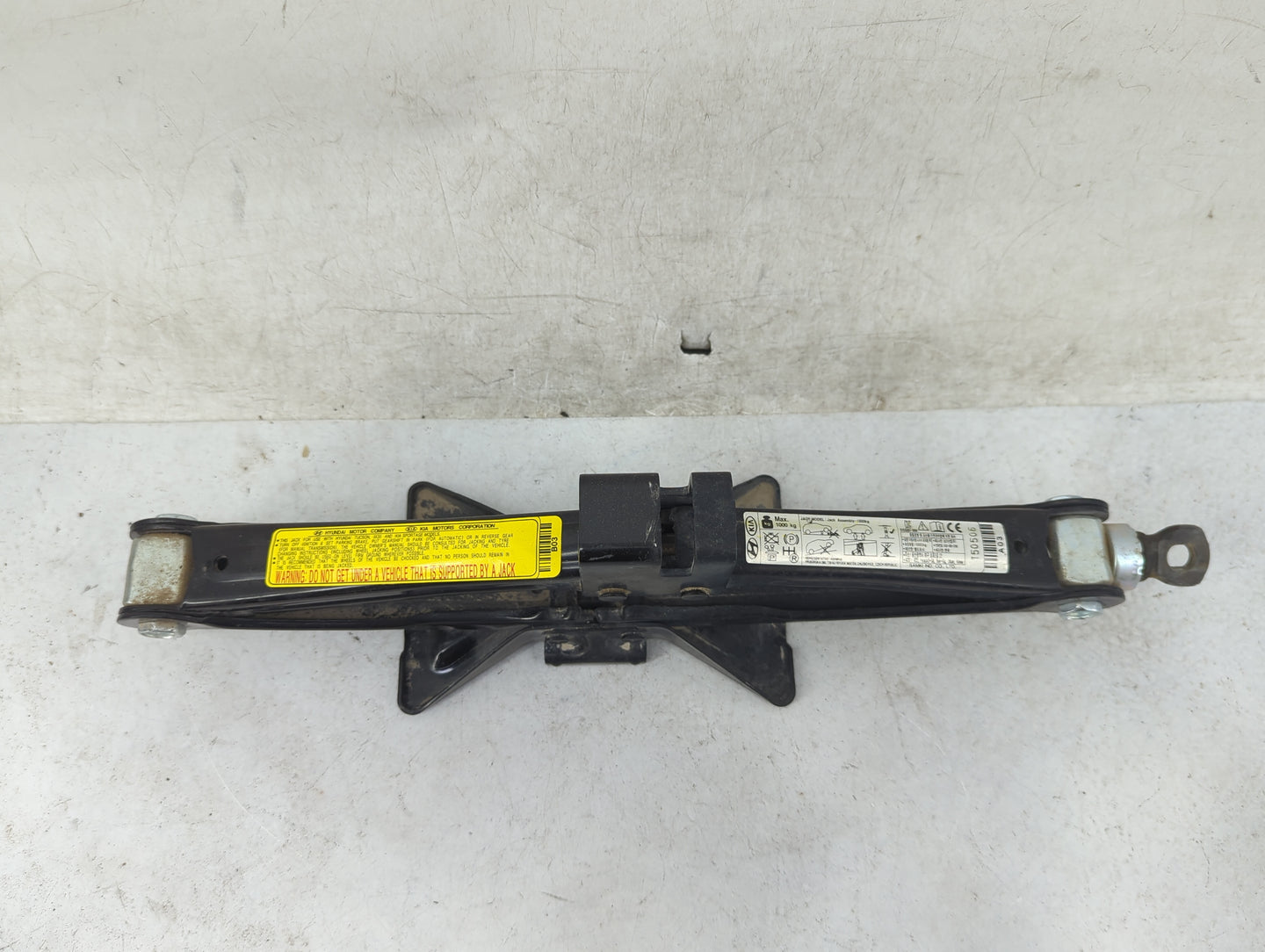 2015 Hyundai Tucson Spare Scissor Car Jack 1460156 - Oemusedautoparts1.com