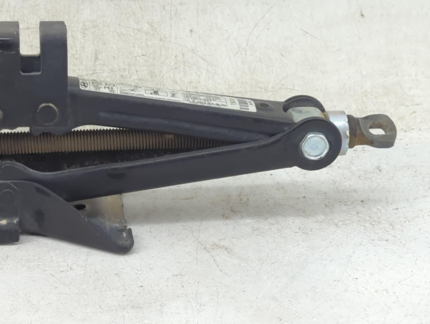 2015 Hyundai Tucson Spare Scissor Car Jack 1460156 - Oemusedautoparts1.com