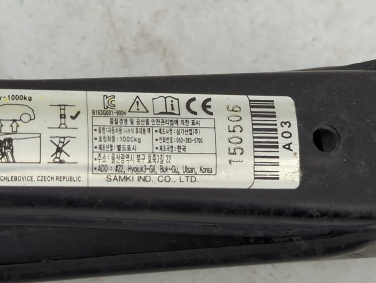 2015 Hyundai Tucson Spare Scissor Car Jack 1460156 - Oemusedautoparts1.com