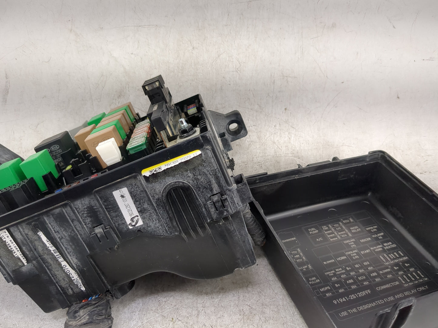 2014-2015 Hyundai Tucson Fusebox Fuse Box Panel Relay Module P/N:91941-2S120FFF MG666141 Fits Fits 2014 2015 OEM Used Auto P