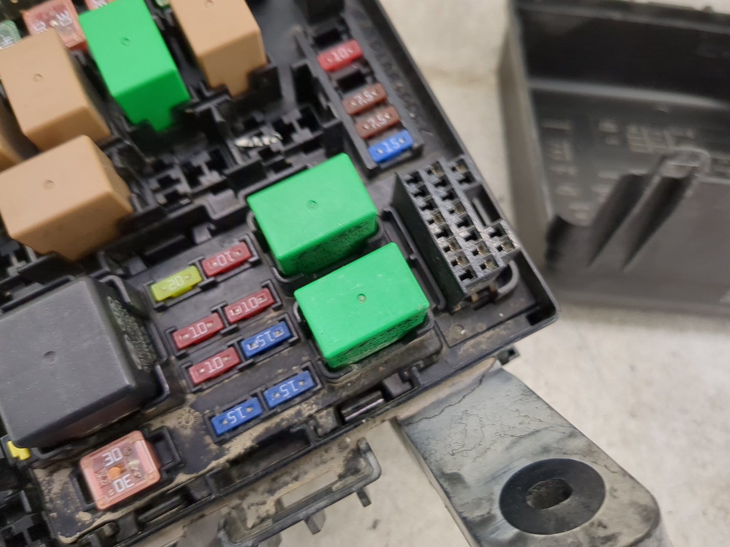 2014-2015 Hyundai Tucson Fusebox Fuse Box Panel Relay Module P/N:91941-2S120FFF MG666141 Fits Fits 2014 2015 OEM Used Auto P